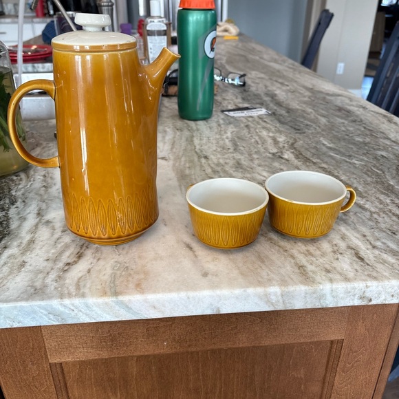 7 piece dinnerware set called Franciscan Discovery Topaz - Picture 5 of 9